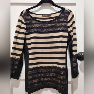 Lightweight sweater with lace accents